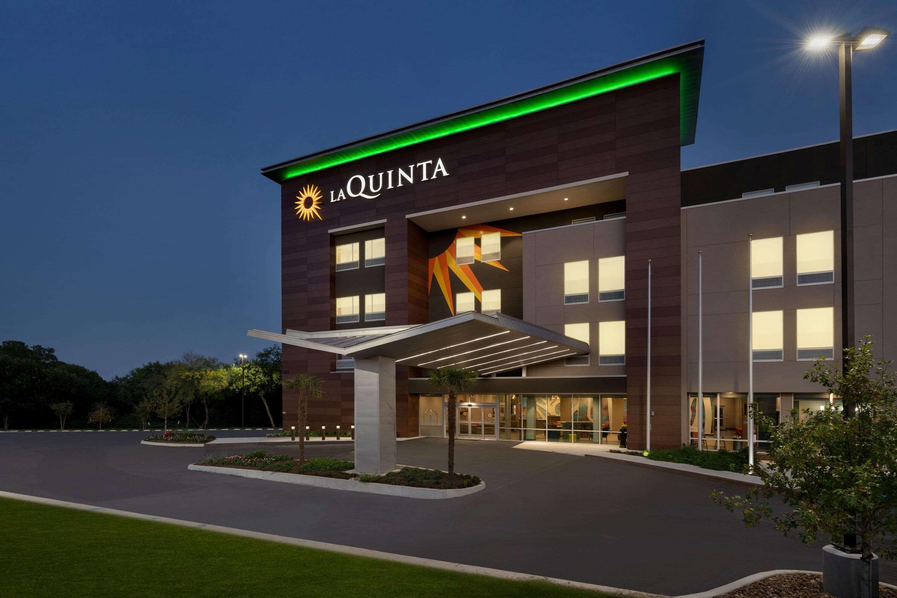 La Quinta Inn & Suites By Wyndham San Antonio Seaworld Lafb Dış mekan fotoğraf