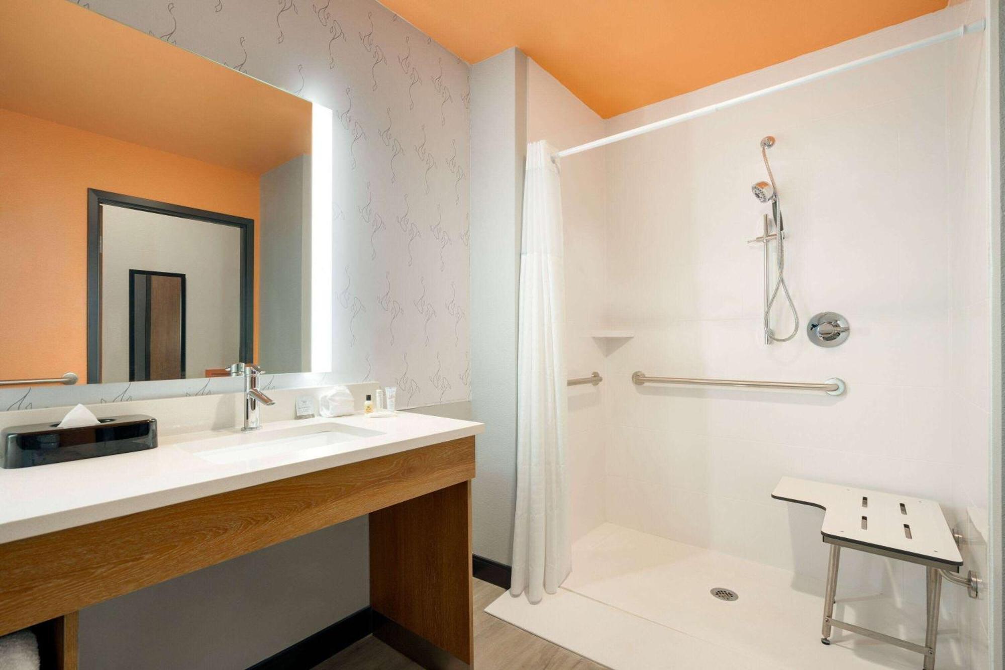 La Quinta Inn & Suites By Wyndham San Antonio Seaworld Lafb Dış mekan fotoğraf